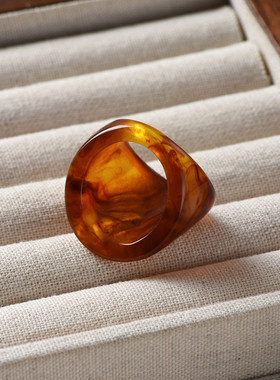 复古美拉德琥珀色树脂戒指女