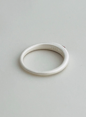 一抹红白色磨砂素圈戒指女