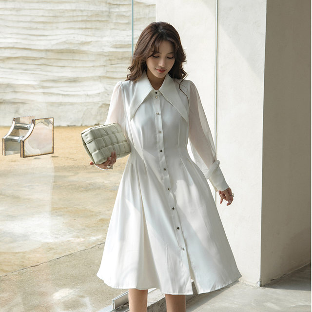 Simple and stylish white niche versatile dress