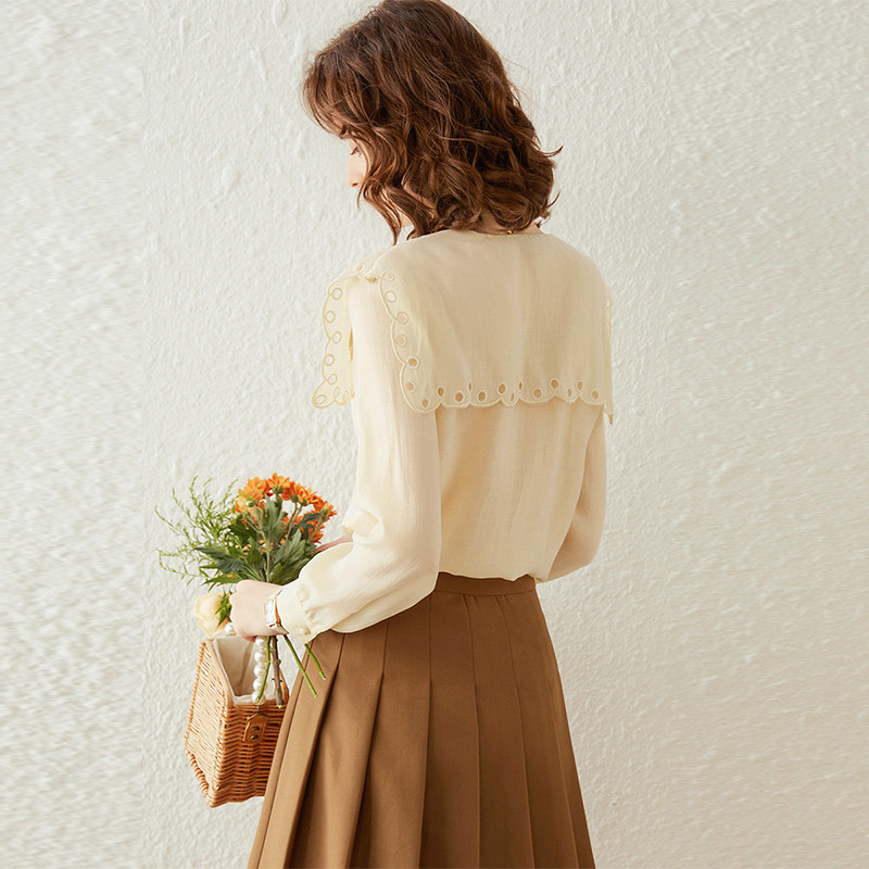 白鹿语重工花朵刺绣衬衫2025年春季新款娃娃领泡泡长袖减龄衬衣女,淘宝优惠券,粉丝福利购,淘宝优惠卷