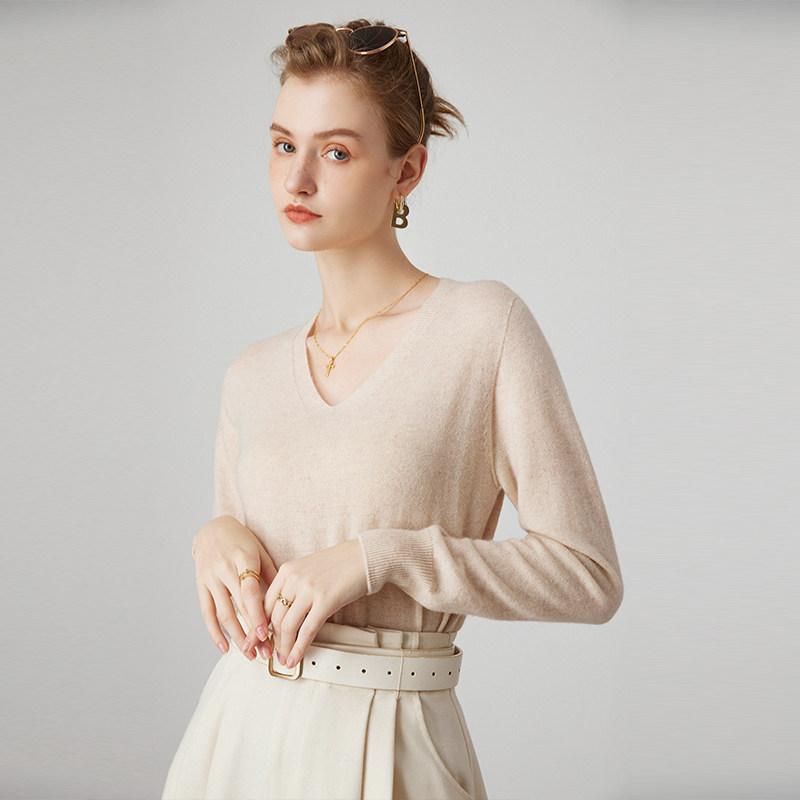 白鹿语简约V领女式羊绒衫2023冬新款时尚纯色打底百搭长袖羊毛衫,淘宝优惠券,粉丝福利购,淘宝优惠卷