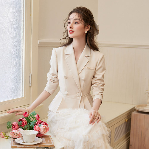 白鹿语轻熟优雅风双排扣西装外套26春新款高级感职场收腰显瘦上衣 - 图3