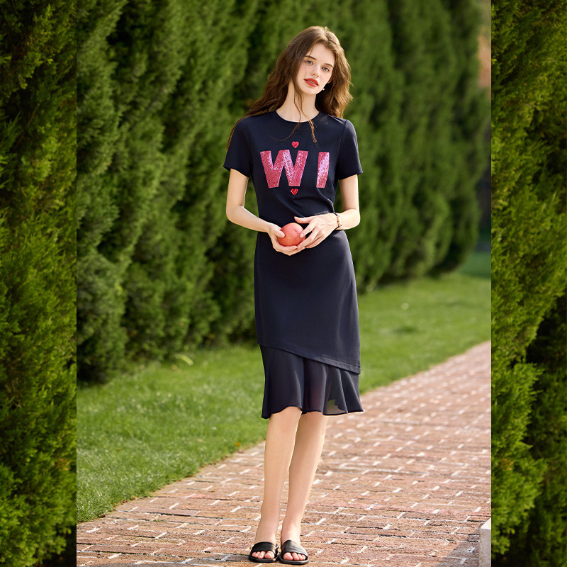 白鹿语设计感褶皱拼接珠片绣鱼尾裙25夏新款T恤裙收腰显瘦连衣裙