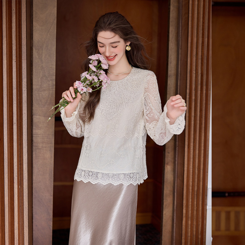 白鹿语法式复古蕾丝拼接亮片衬衫25秋新款设计感优雅别致套头上衣