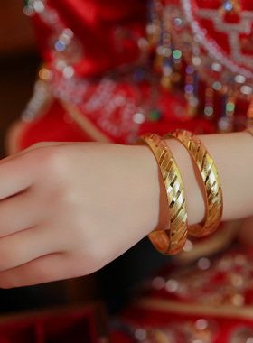 龙凤手镯中式配饰金色简约大气秀禾镯子出阁国风结婚唯美拍照道具