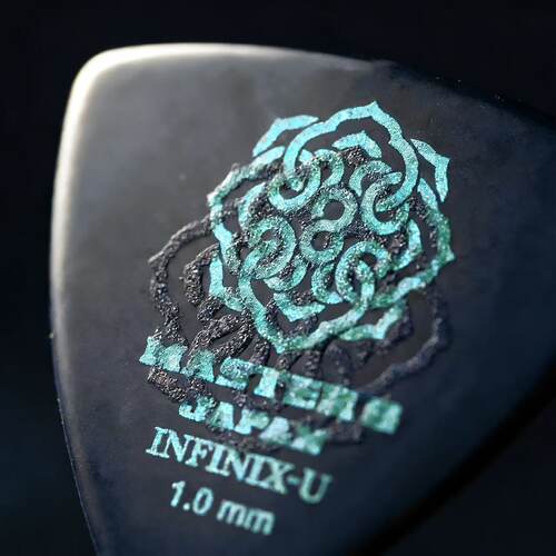 日产Master8拨片 防滑耐磨 IFUHPS速弹三角爵士标准电木吉他拨片 - 图3