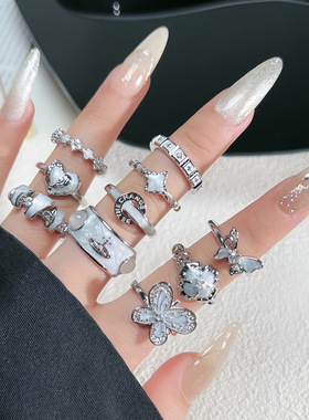 中古风气质甜酷白色滴釉蝴蝶土星时尚戒指女小众简约几何个性指环