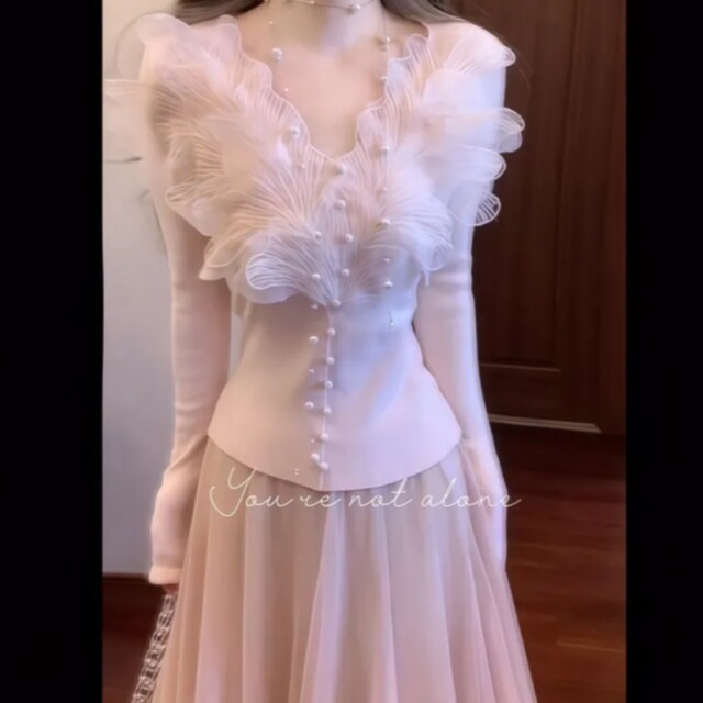 Early spring super fairy petal sweater + high waist skirt
