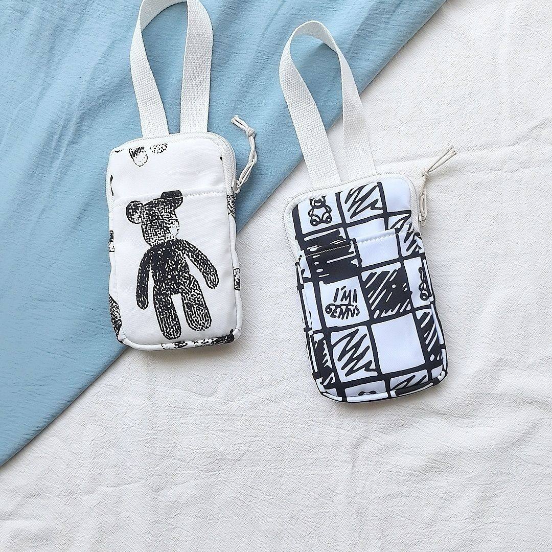 装手机专用袋手机包新款可爱小熊手拎包时尚涂鸦手拎包轻便百搭小,淘宝优惠券,粉丝福利购,淘宝优惠卷