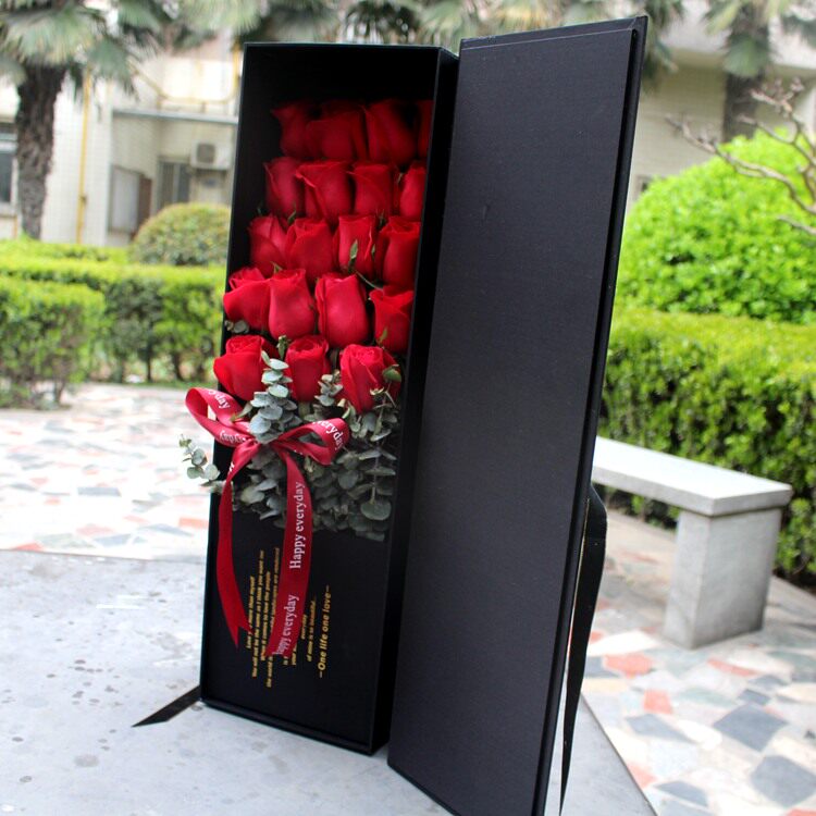 武汉鲜花同城速递 19/33朵红香槟白粉玫瑰绅士礼盒生求婚祝福鲜花
