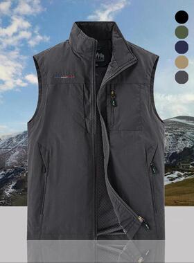 P 83694 Men's outdoor multi-pocket vest 士户外多口袋马甲