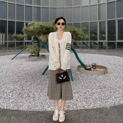 【赠退货宝】TNNE TB百搭四杠宽松V领休闲羊毛针织开衫男女款外套 - 图2
