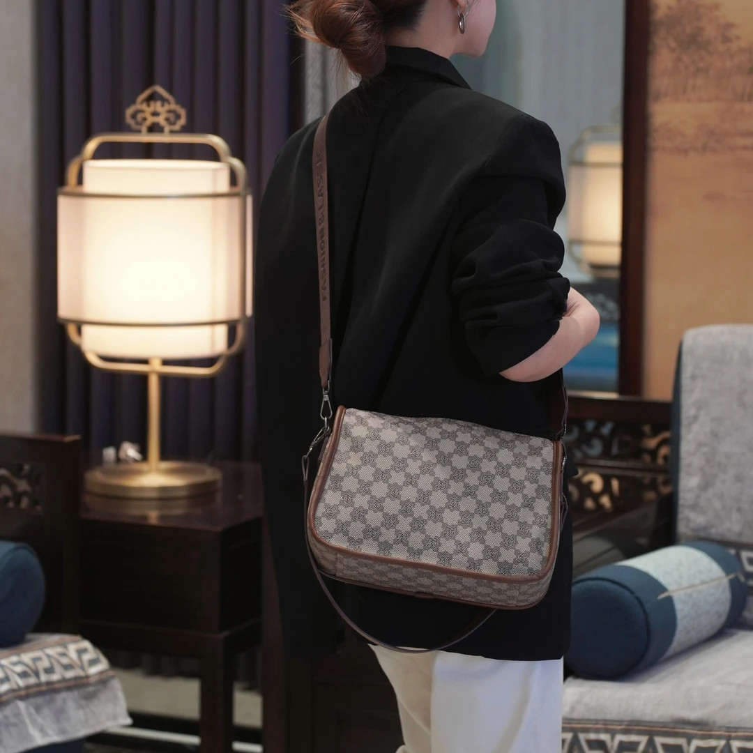 Spring and summer hot new style underarm single shoulder crossbody bag