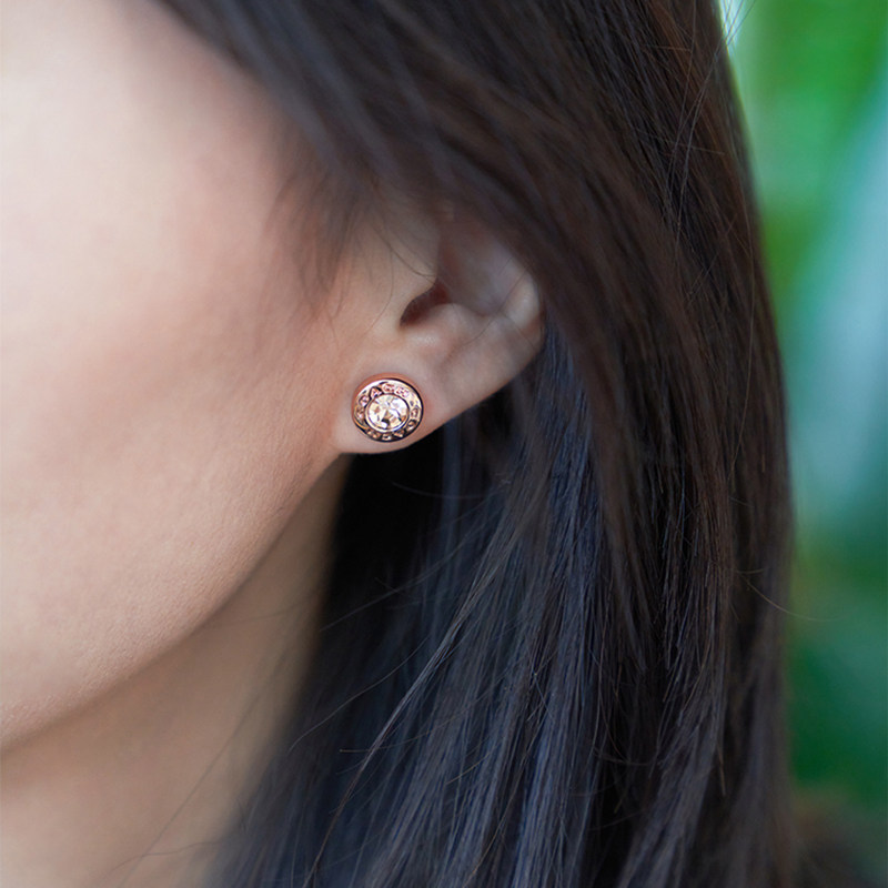  天猫国际自营时尚范耳钉