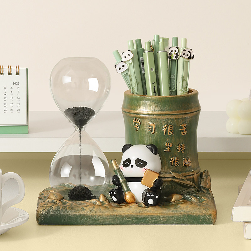 励志熊猫笔筒摆件沙漏计时学习很苦坚持很酷学生桌面上岸好运礼物,淘宝优惠券,粉丝福利购,淘宝优惠卷