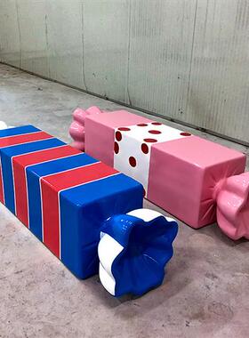 户外卡通休闲糖果座椅玻璃钢雕塑商业街游乐场潮店美陈装饰大摆件