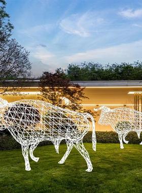 售楼部酒店室内铁艺不锈钢镂空牛雕塑商场摆件工艺品装饰小品定制