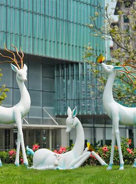 抽象梅花鹿玻璃钢公园户外大型雕塑园林草坪景观卡通装饰白鹿摆件