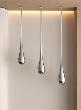 轻奢创意不锈钢银色水滴雕塑酒店售楼处电镀吊装艺术装置