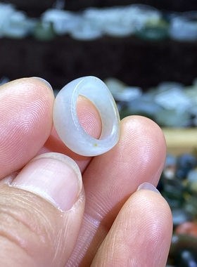 和田玉白青花籽料卡11随型满皮洒金皮跑环国风文玩珠串跑圈挂饰