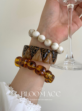 豹纹亚克力琥珀色串珠弹力手链叠戴复古vintage辣妹高级感收饰