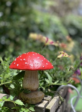 草坪庭院树脂蘑菇田园风装饰品