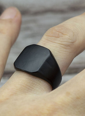 2021 Fashion Simple Style Black Square Ring Classic Ring