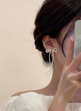 2023 New Arrival Light Tassel Long Imitation Pearl Bow