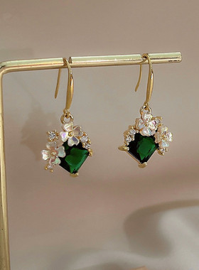 2023 New Arrival Korean Temperament Green Crystal Flower