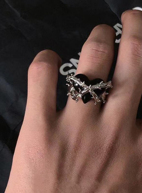 Fashion Creative Punk Gothic Thorns Love Heart Rings