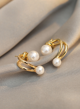 2023 New Retro Light Pearl Stud Earrings Korean Simple