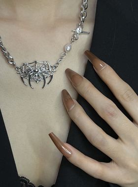 2023 Spider Web Thorns Love Heart Pendant Necklaces Women Pu