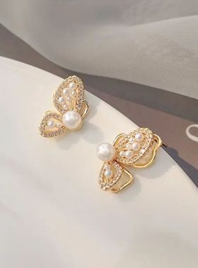 New Personality Fashion Butterfly Golden Earrings Women