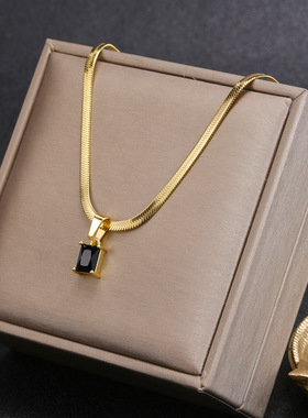 Vintage Rust Steel Zircon Necklace Flat Snake Bone Chain Bla