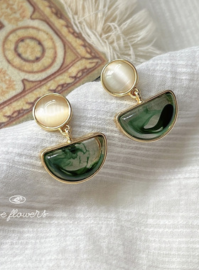 2023 New Arrival Acrylic Retro Elegant Green Geometric