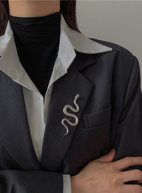 Unique Design Gold Color Snake Brooches Women Men Lady