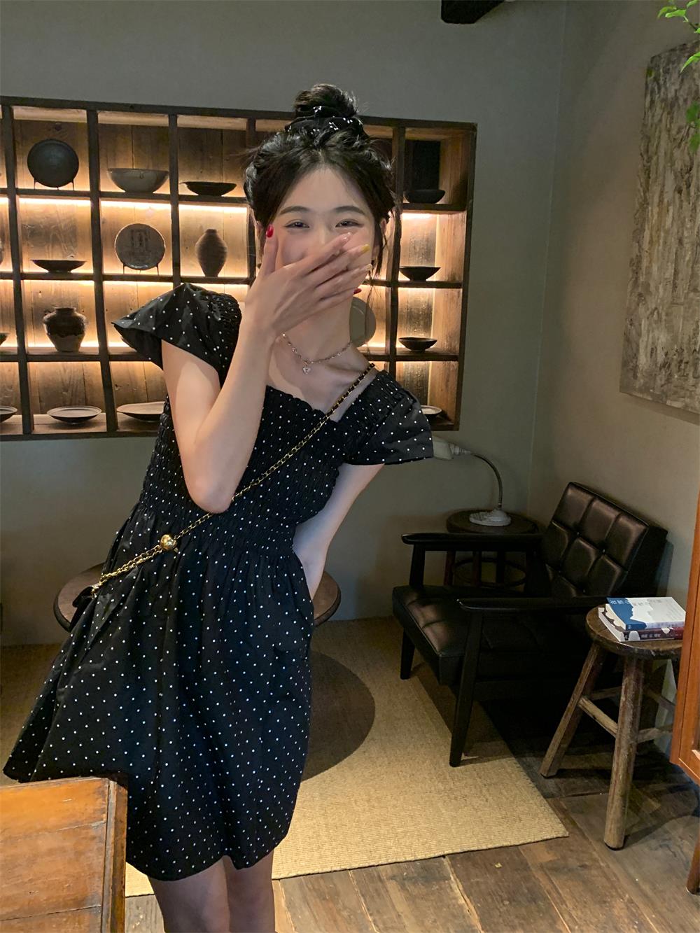 黑色方领波点连衣裙女夏季小个子收腰A字裙飞飞袖短裙高级感裙子