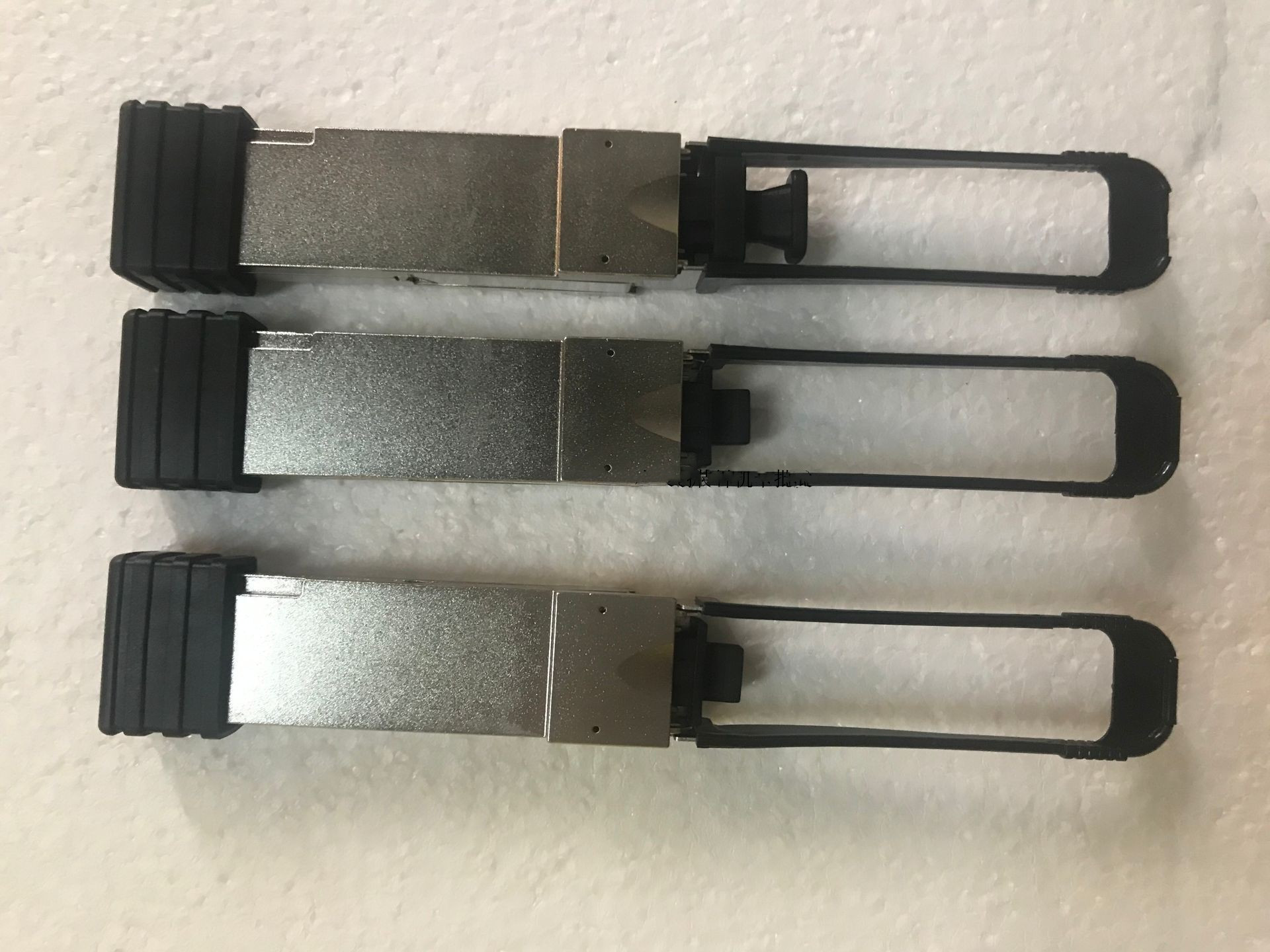 原装Brocade57-1000294-02 64G QSFP+ 4x16G SW 100M MPO光模块 - 图0