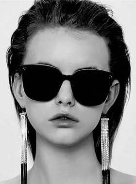 墨镜旅游拍照女太阳眼镜2025新款欧美复古小框猫眼方圆脸高级感男