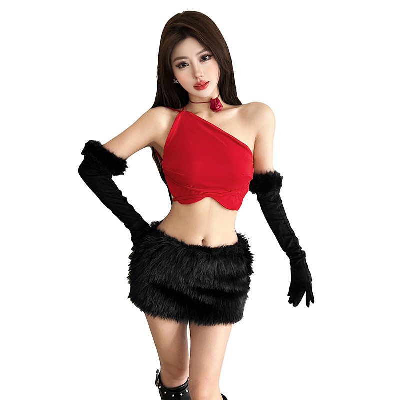 欧美风2025冬季新款女装甜酷辣妹风单侧露肩抹胸爱心造型上衣,淘宝优惠券,粉丝福利购,淘宝优惠卷