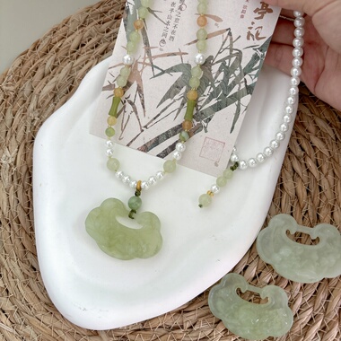 岫玉花锁珍珠璎珞无金属项链国风新中式汉服旗袍简约百搭项链配饰