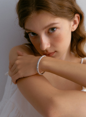 CINNLER茶花菱格钉砂拉丝手镯