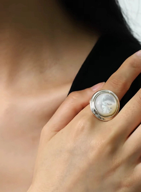 Céleste流光圆形贝母开口戒指