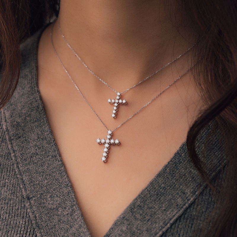 芮爱VRAI 十字架圆钻项链钻石项链真钻培育钻石毛衣链情侣链 - 图2