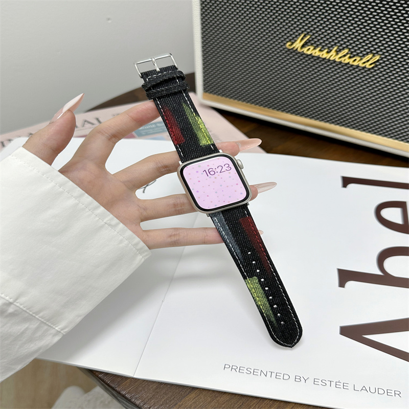 适用applewatch彩色手绘牛仔表带iWatchS10潮流时尚表带皮带9/8/7/6秋冬苹果手表SE女复古小众皮腕带46mm45mm