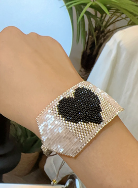 浅灰色拉丝爱心哥伦比亚风进口米珠旅行民族波嬉风手链手串手绳