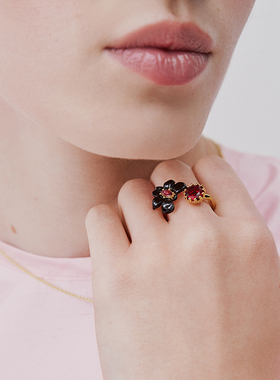 Les Nereides珍奇百宝屋系列 黑色兰花 可调节戒指