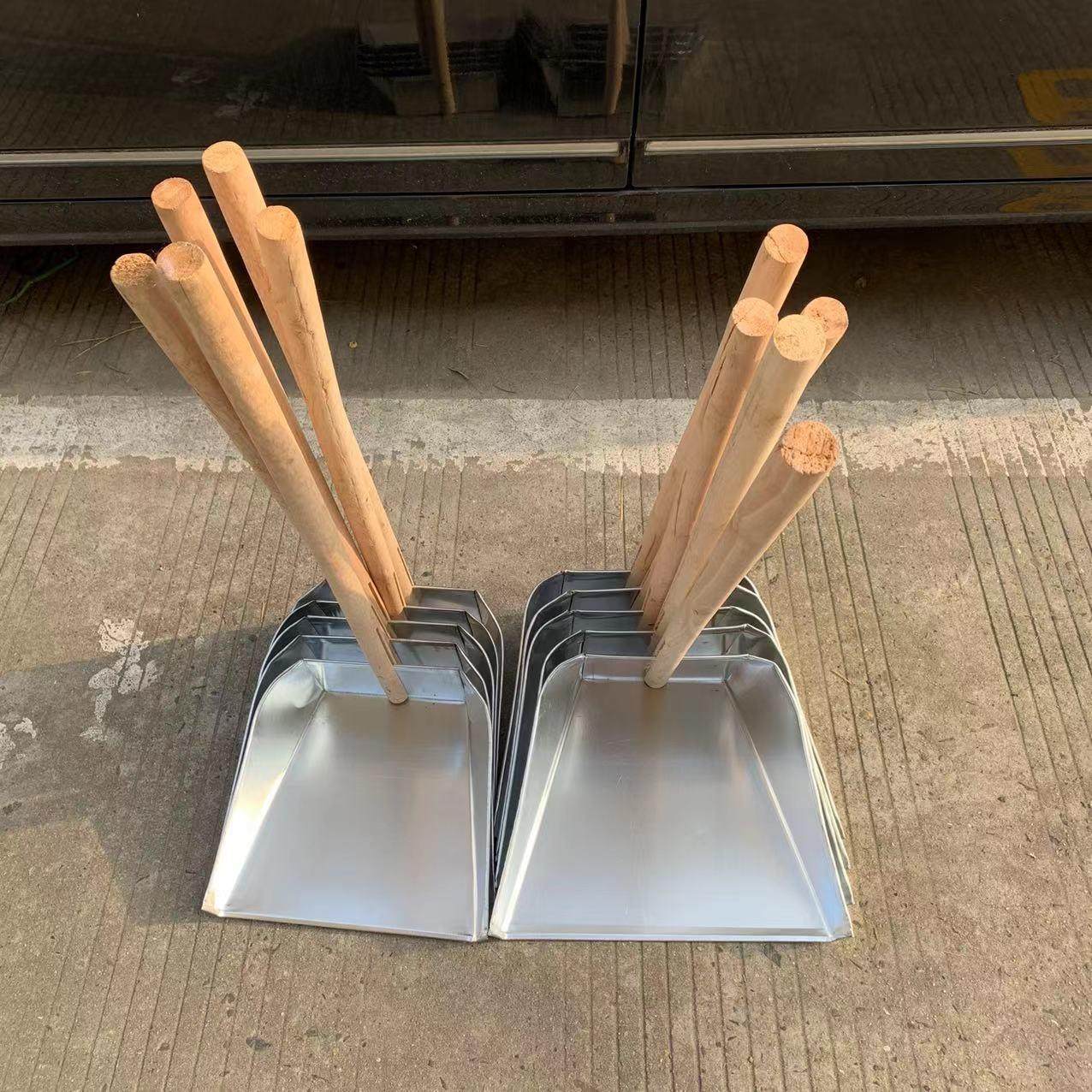 加大加厚木头柄铁畚箕大号单个铁皮畚斗簸箕垃圾斗垃圾铲环卫耐用,淘宝优惠券,粉丝福利购,淘宝优惠卷