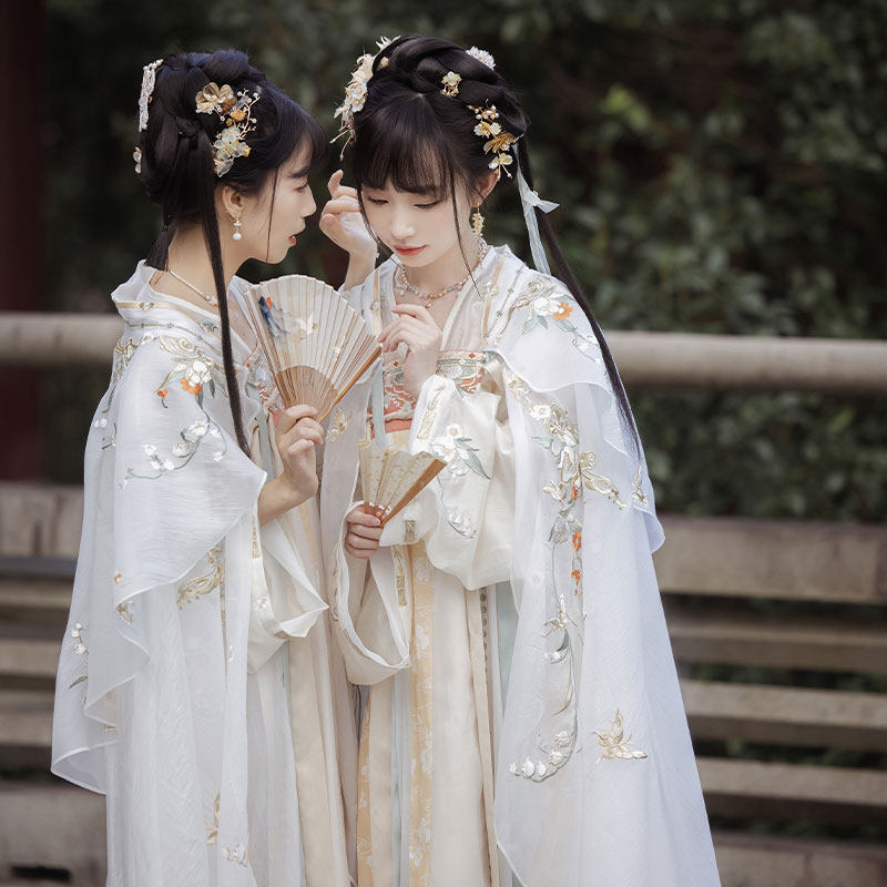 十三余儿[是风动-银临联名]小豆蔻 十三余汉服