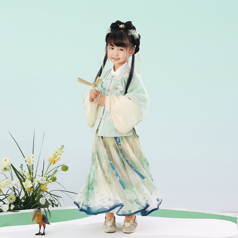 十三余儿[山色图]国风刺绣小豆蔻 十三余汉服